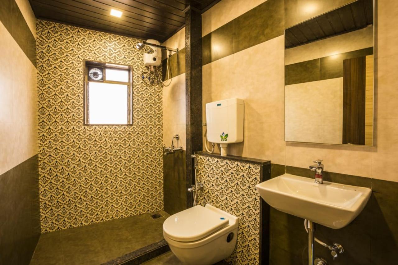 Hotel Golden Crown 뭄바이 외부 사진
