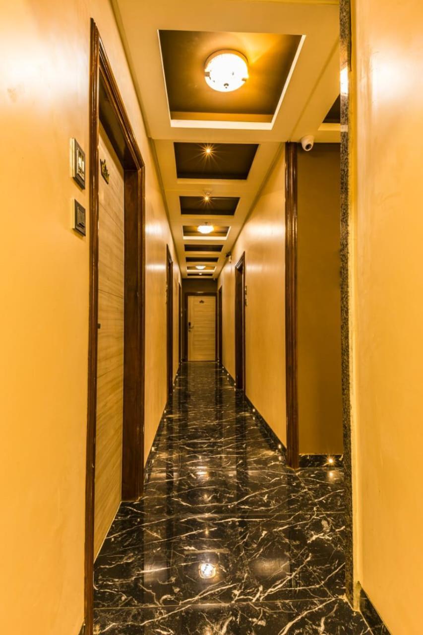 Hotel Golden Crown 뭄바이 외부 사진